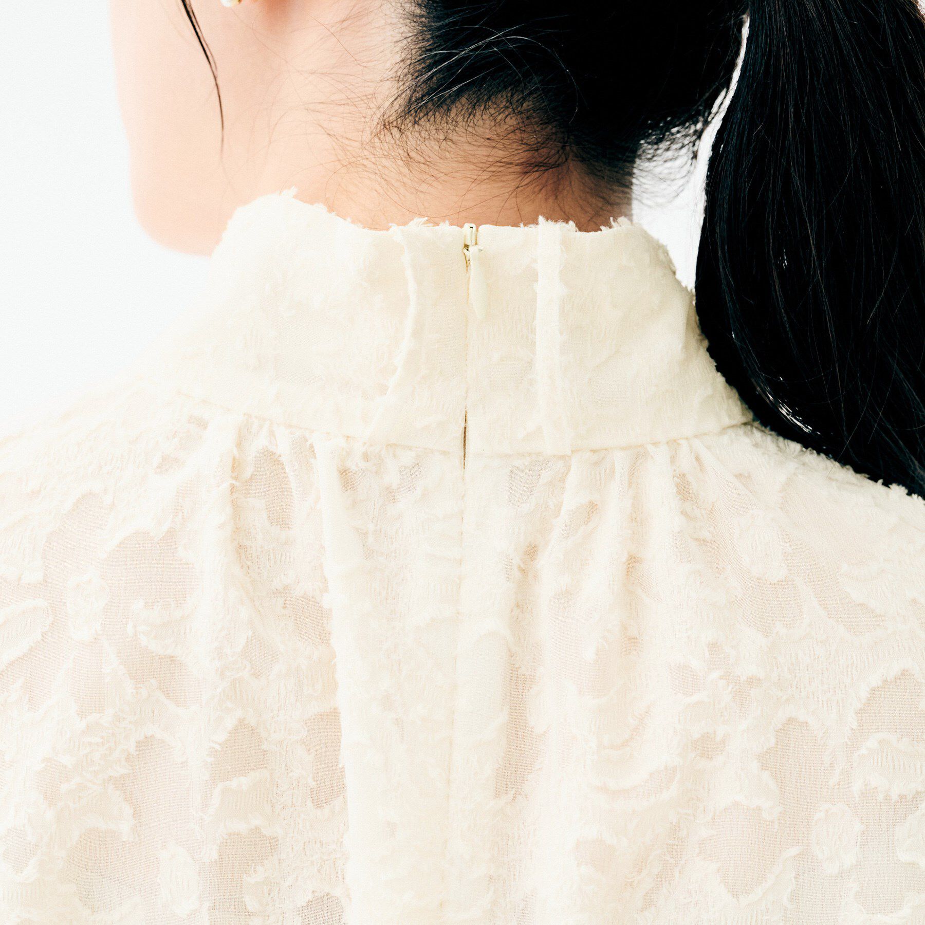 UNTITLED「カットジャカード ボウタイブラウス」|シャツ・ブラウス|