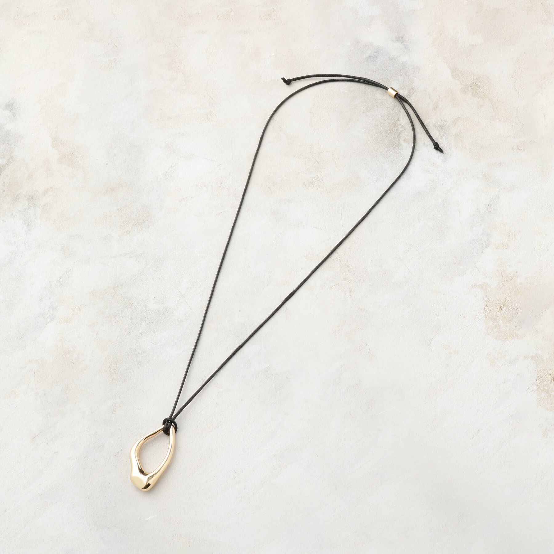 grove「【ネックホルダー】変形オーバルコードネックレス」|ネックレス|