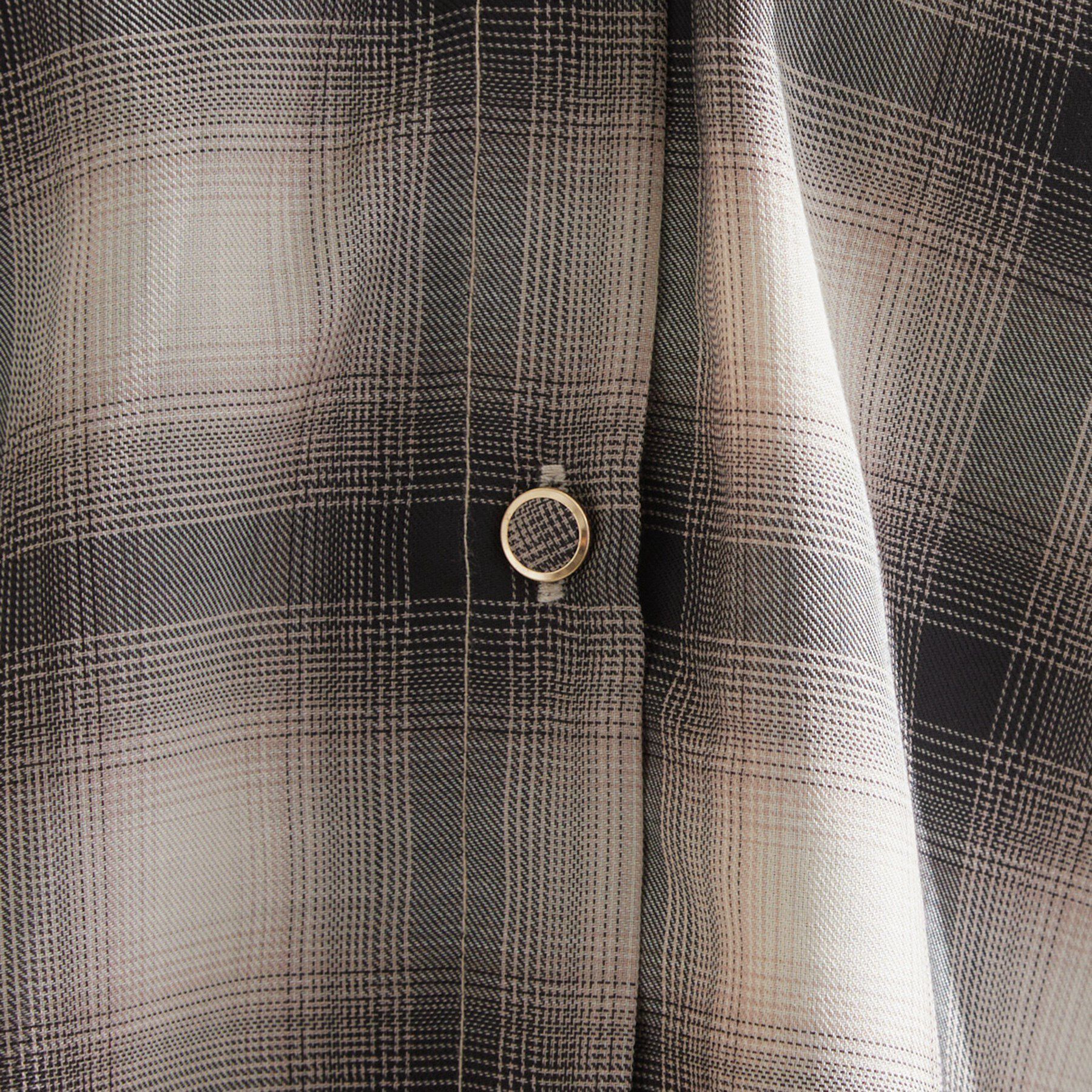 grove「衿もとすっきり一枚で映える 涼しげ秋色チェックブラウス」|シャツ・ブラウス|