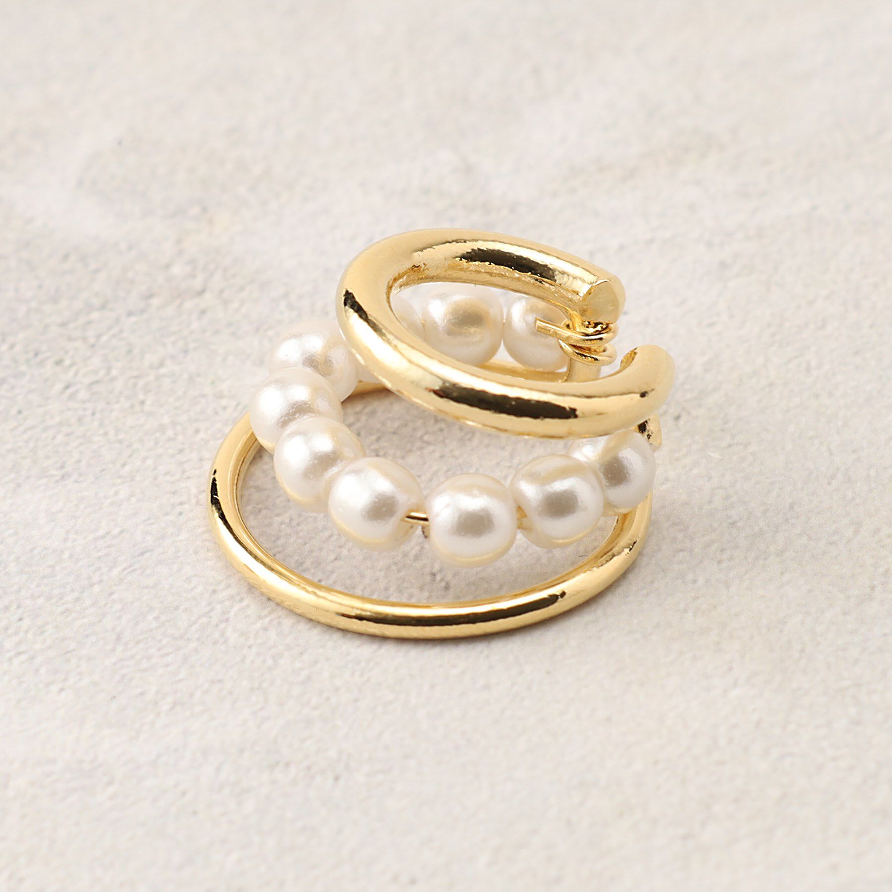 OPAQUE.CLIP「メタル&times;フェイクパールイヤーカフ」|イヤリング|