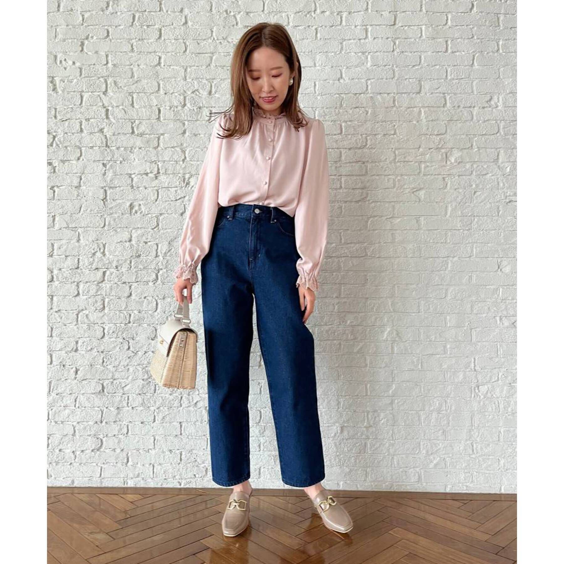 Couture broach「【大人可愛いデニムスタイル】リボン刺繍テーパードデニム」|デニム|