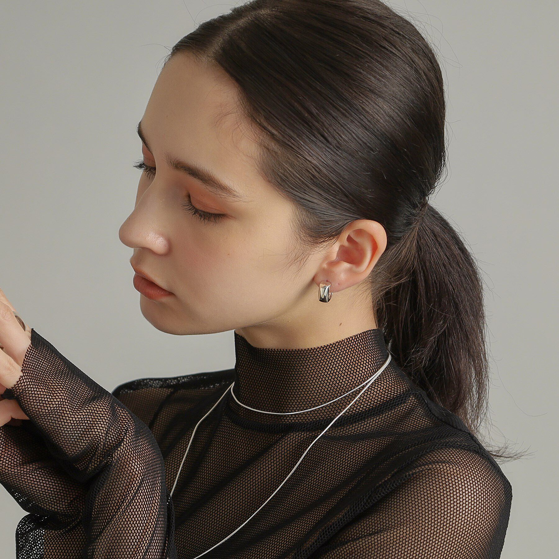 COCOSHNIK ONKITSCH「シルバー スモールフープ スロープカットピアス」|ピアス|