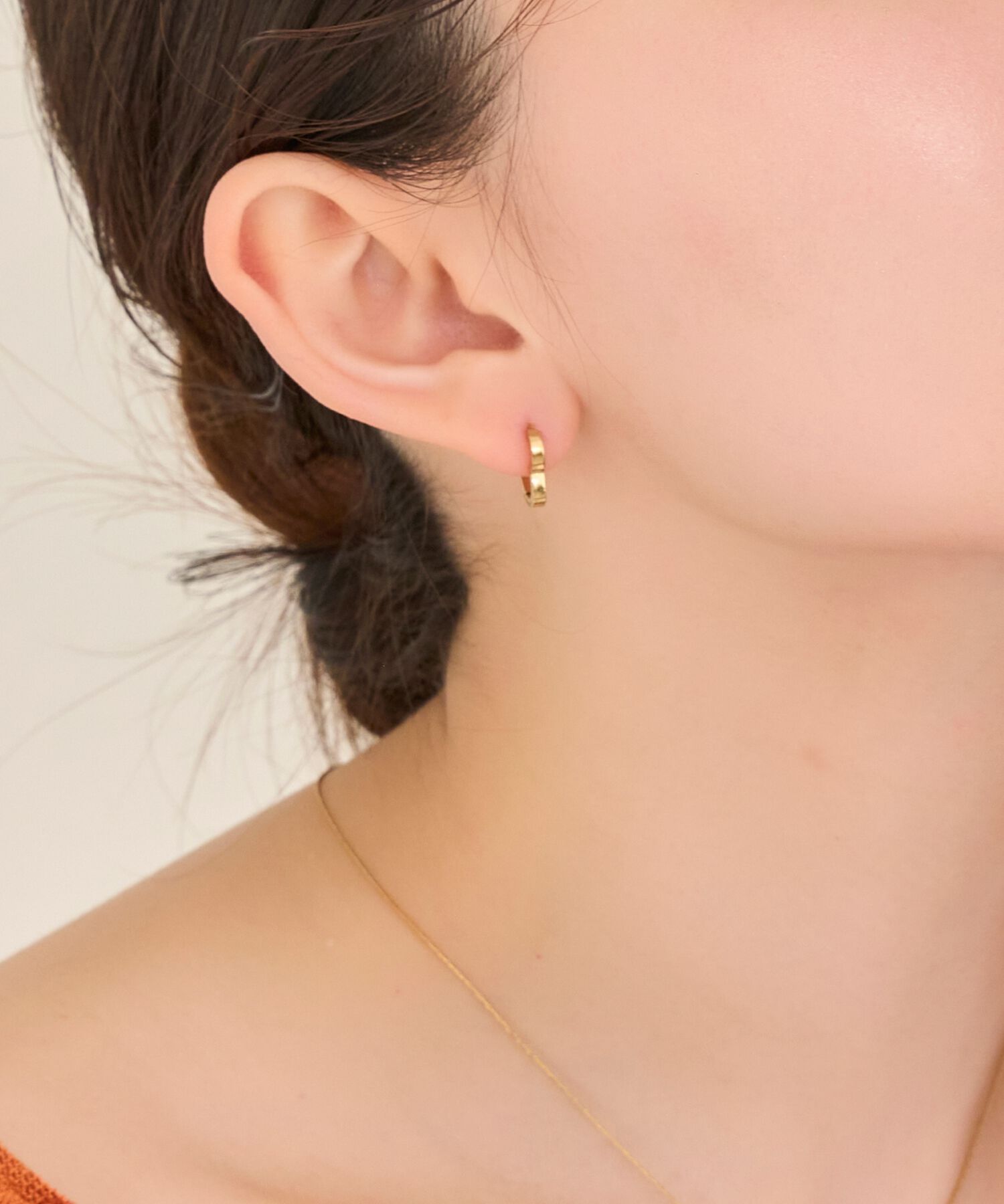 Phoebe「【金属アレルギー対応】ハートフープワンタッチピアス　ゴールド/サージカルステンレス」|ピアス|