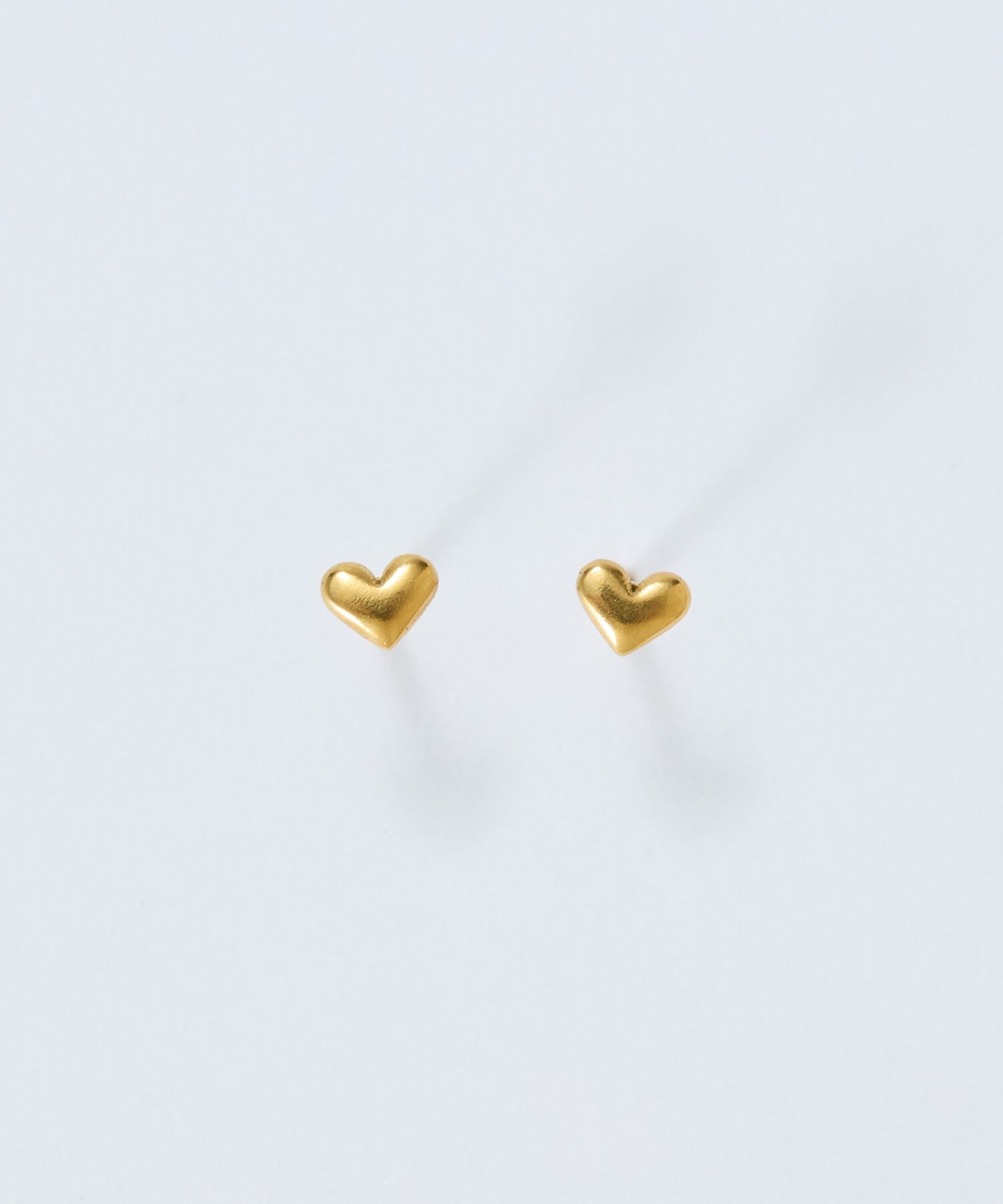 Phoebe「【金属アレルギー対応】タイニーハートピアス　ゴールド/サージカルステンレス」|ピアス|