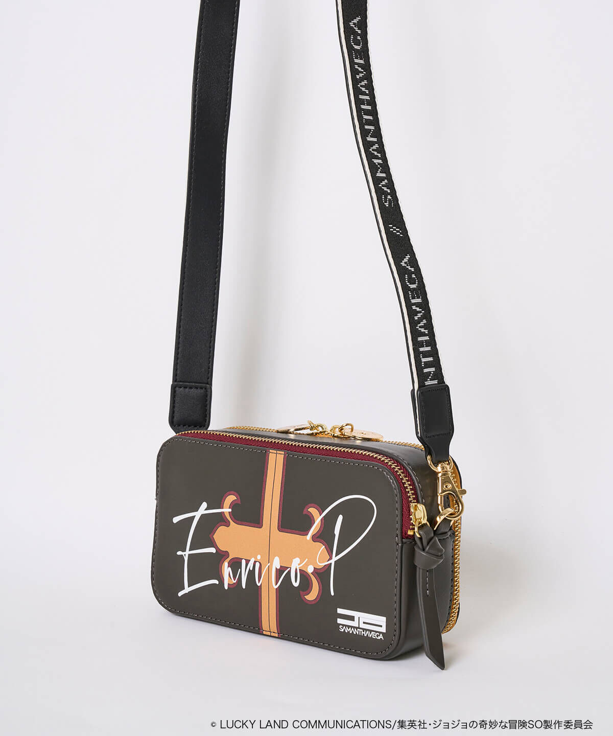 Samantha Vega「｢ｼﾞｮｼﾞｮの奇妙な冒険 ｽﾄｰﾝｵｰｼｬﾝ｣ｺﾗﾎﾞｼｮﾙﾀﾞｰ」|ショルダー・メッセンジャー|