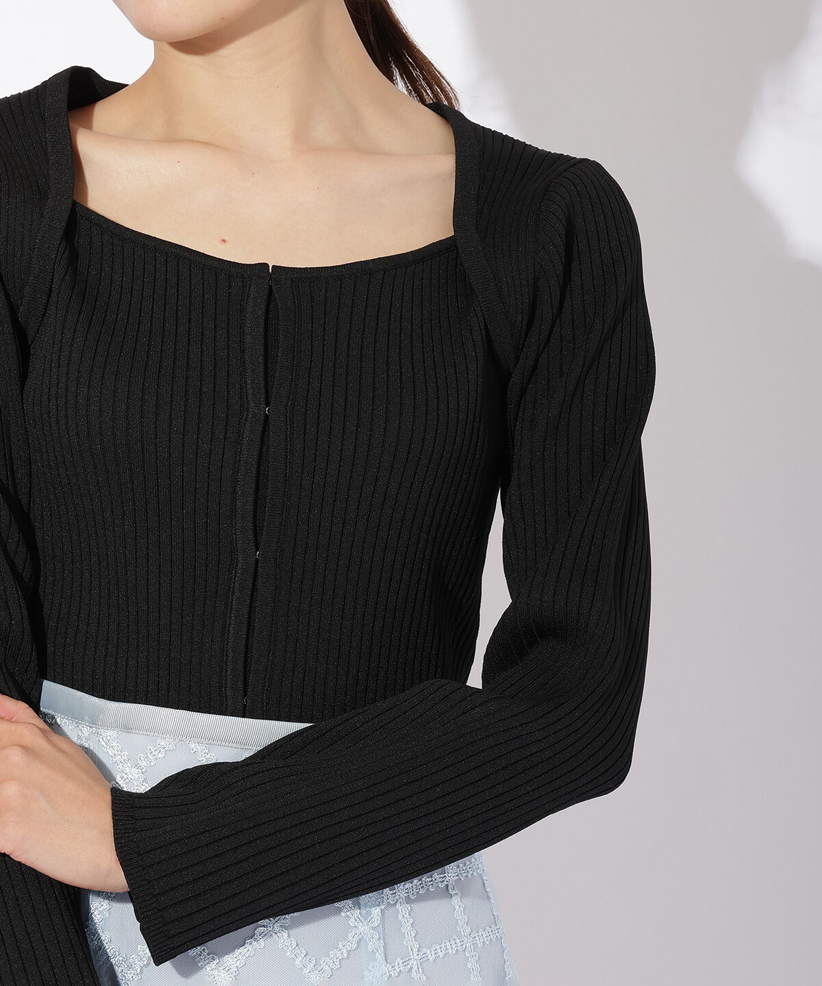 アンドクチュール「フロントホックビスチェライクプルオーバー」|ニット・セーター|