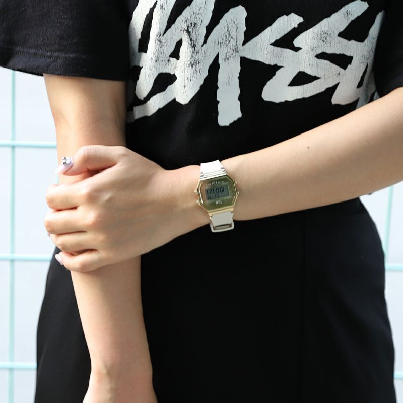 ICE-WATCH「〈ICE-WATCH(ｱｲｽｳｫｯﾁ)〉ICE digiti retro ﾒﾀﾙｺﾞｰﾙﾄﾞﾐﾗｰ ｱｰﾓﾝﾄﾞｽｷﾝ」|腕時計|