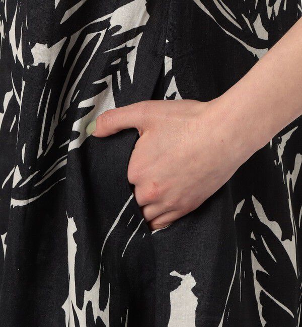 TOMORROWLAND GOODS「WRITEWELL　リーフパターンVネックドレス」|ワンピース|