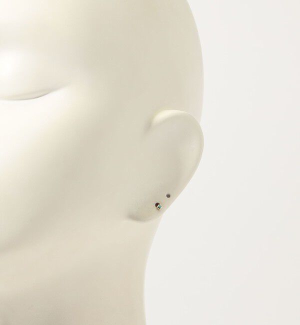 TOMORROWLAND GOODS「Metier Mini Bezel Set Princess Gemstone Studs 片耳ピアス」|ピアス|