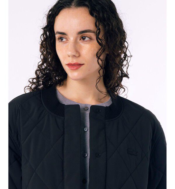 LACOSTE「ラウンドヘムライン ボックスシルエット撥水キルティングジャケット」|ノーカラージャケット|