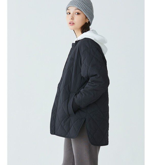 LACOSTE「ラウンドヘムライン ボックスシルエット撥水キルティングジャケット」|ノーカラージャケット|