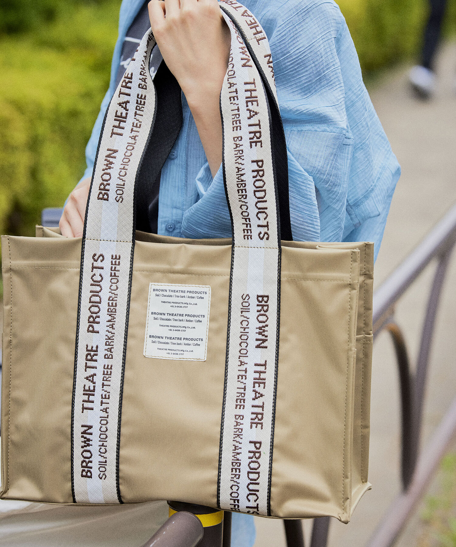 VIS「【BROWN THEATRE PRODUCTSコラボ】サイドポケットナイロントートバッグ」|トートバッグ|