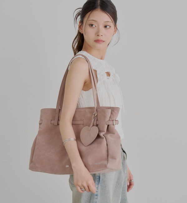  「【5色展開/通勤・通学に◎】チャーム付きベルトデザインBIGトートバッグ」|トートバッグ|