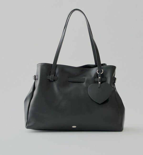  「【5色展開/通勤・通学に◎】チャーム付きベルトデザインBIGトートバッグ」|トートバッグ|ブラック