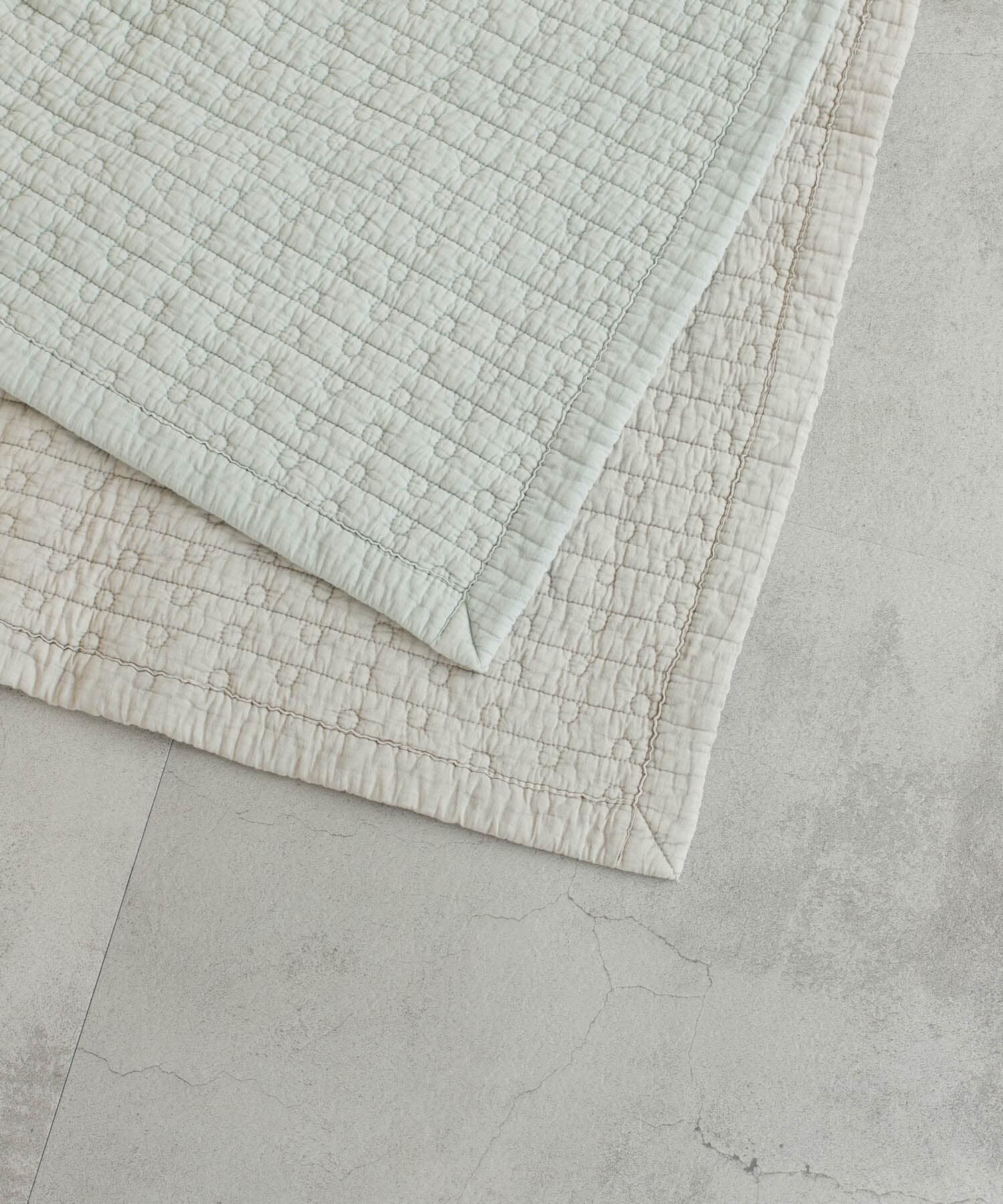 URBAN RESEARCH DOORS「DOORS LIVING PRODUCTS　コットンマット ドット 190&times;190」|クッション・クッションカバー|