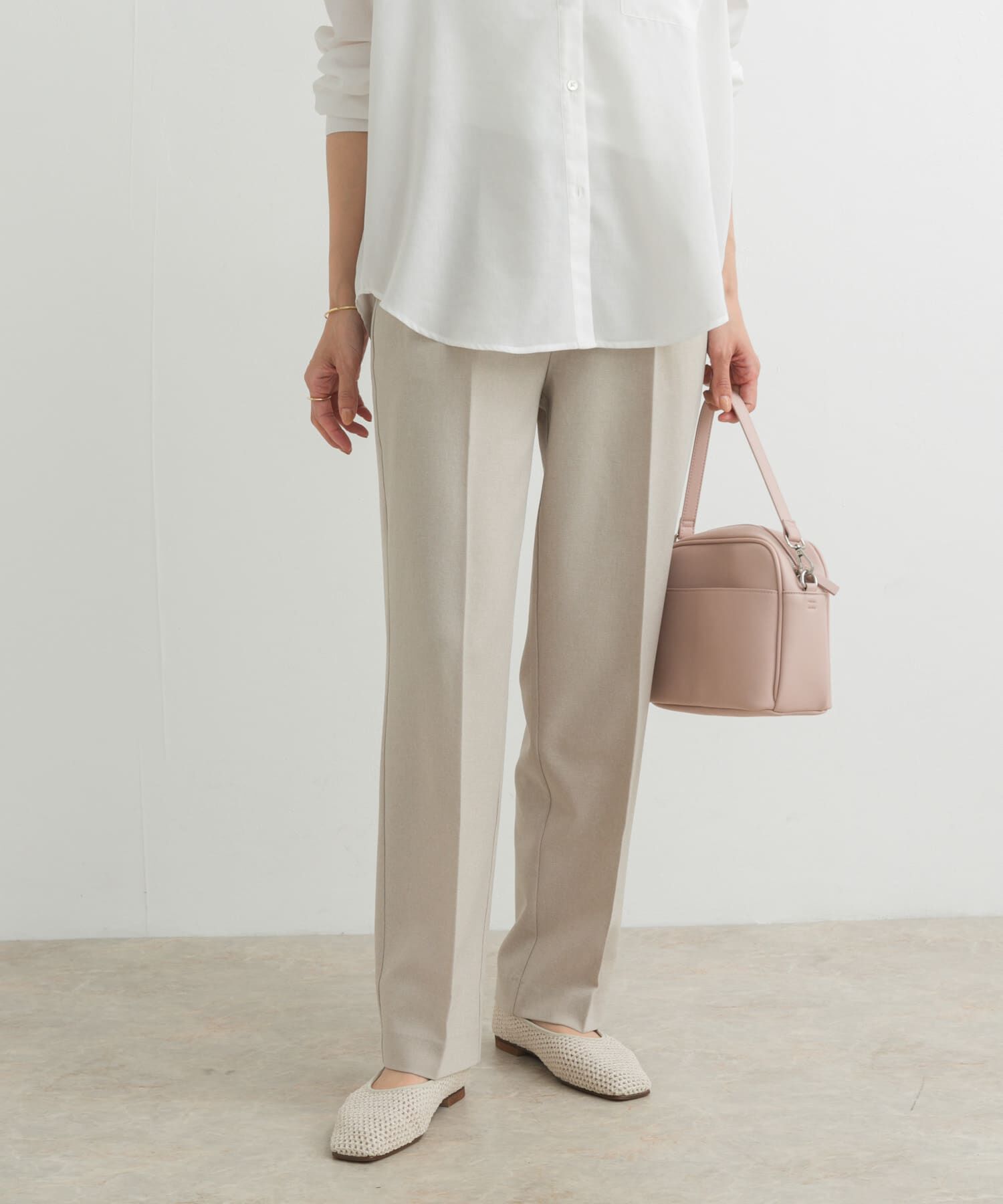 URBAN RESEARCH DOORS「『UR TECH DRYLUXE』センタープレスストレートパンツ」|その他|ベージュ