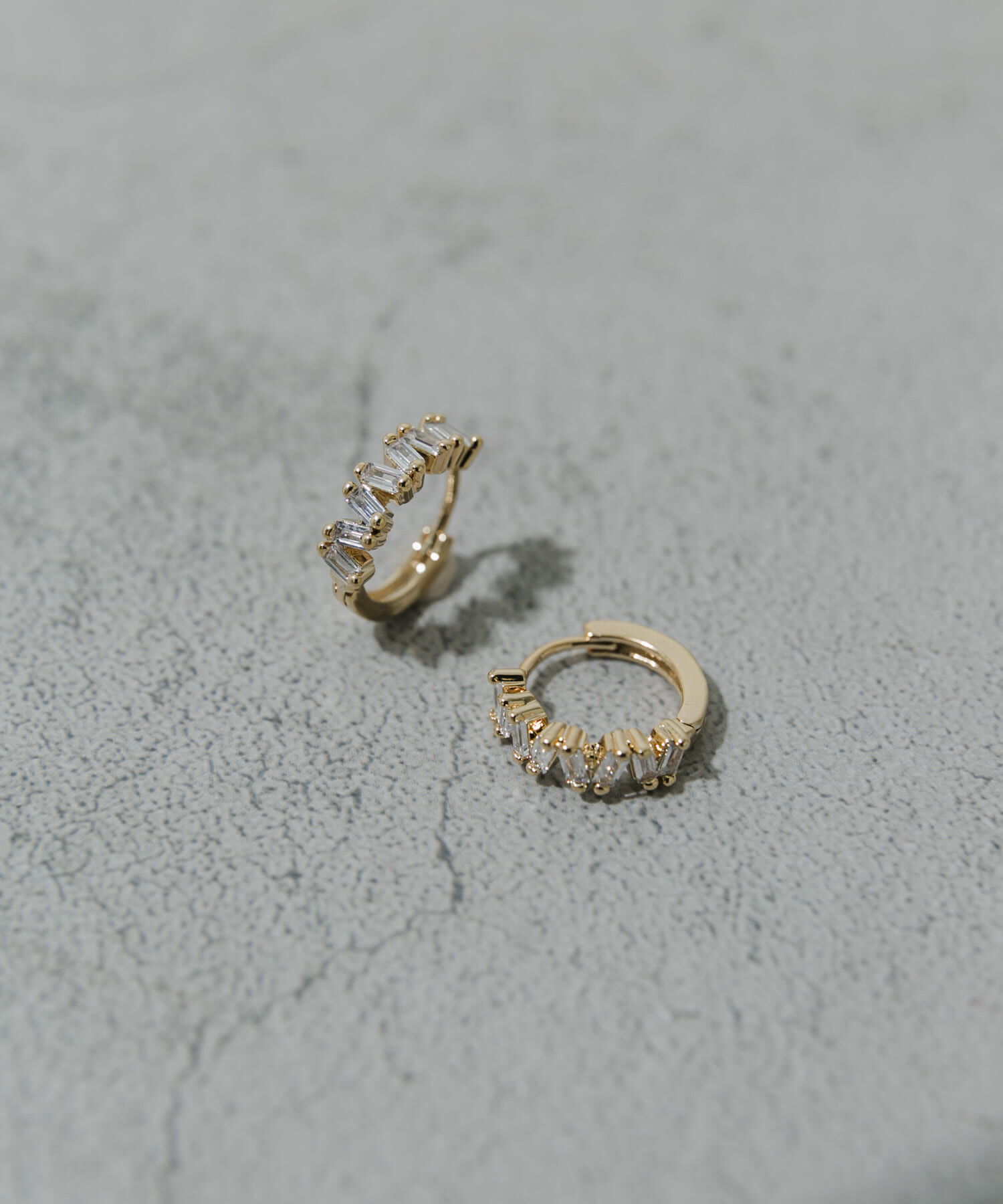 SMELLY「ビジューフープワンタッチピアス」|ピアス|