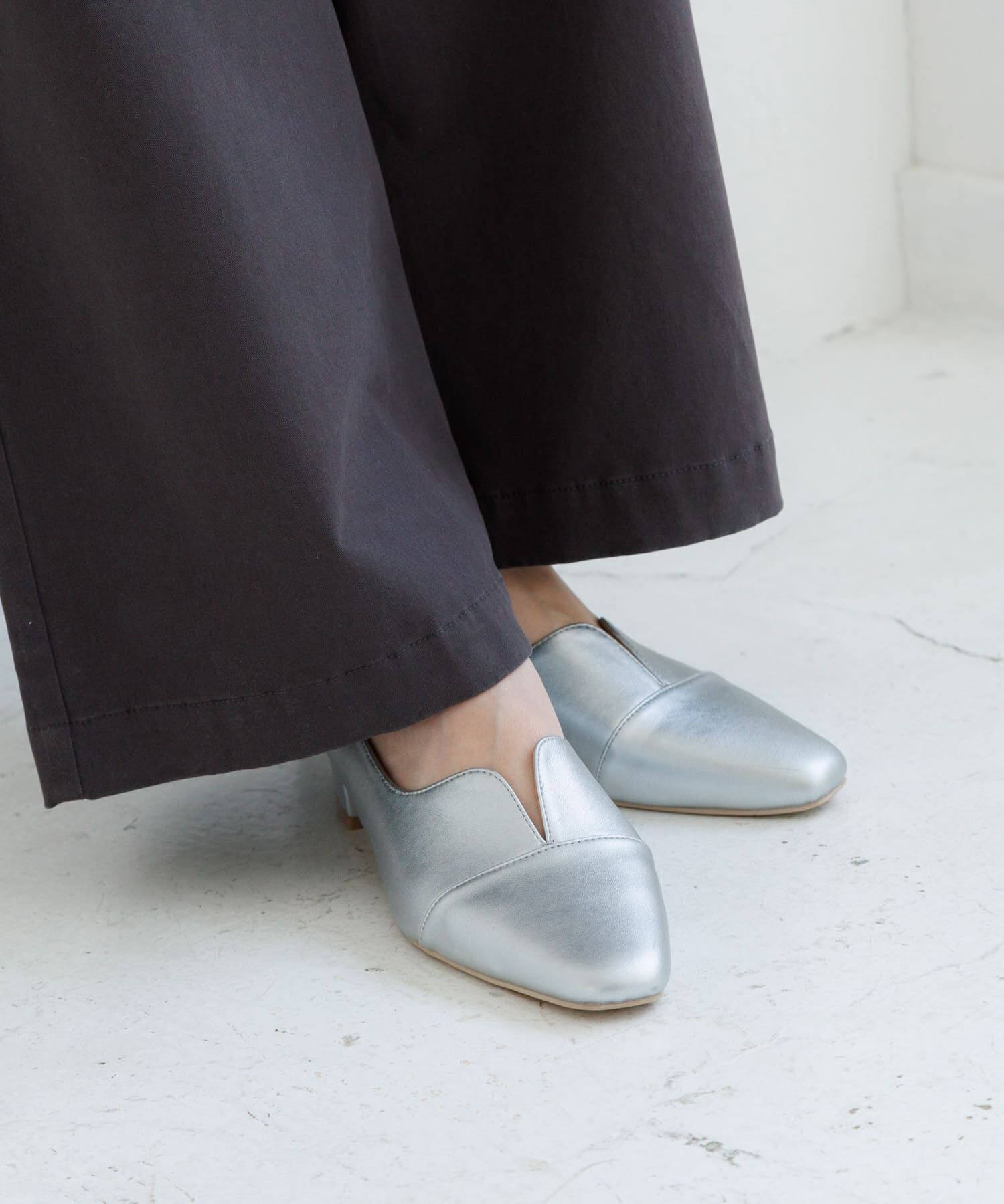 Sonny Label 「Vカットローヒールパンプス」|パンプス|シルバー