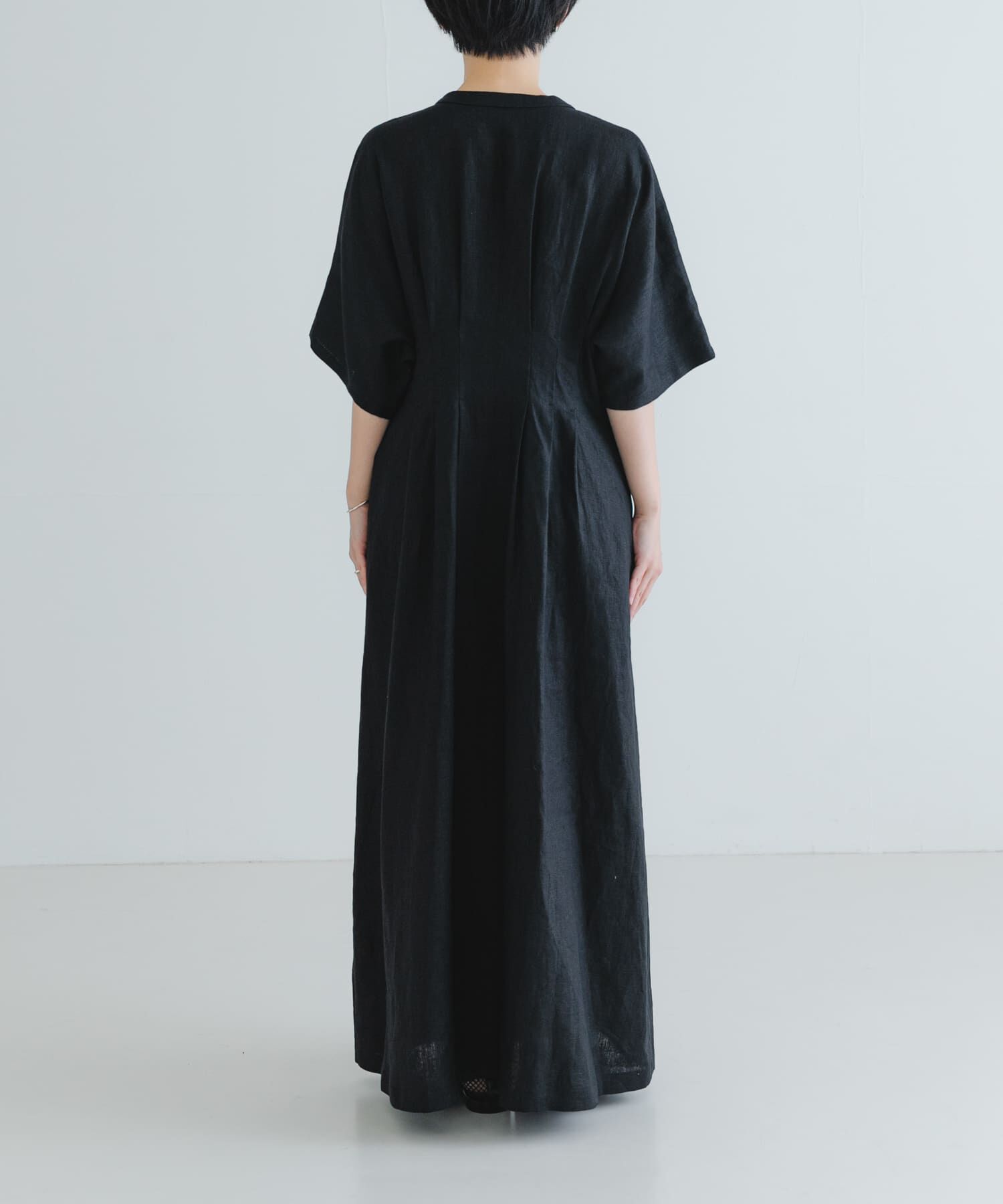 URBAN RESEARCH「『2サイズ展開』タックデザインリネンワンピース」|ワンピース|