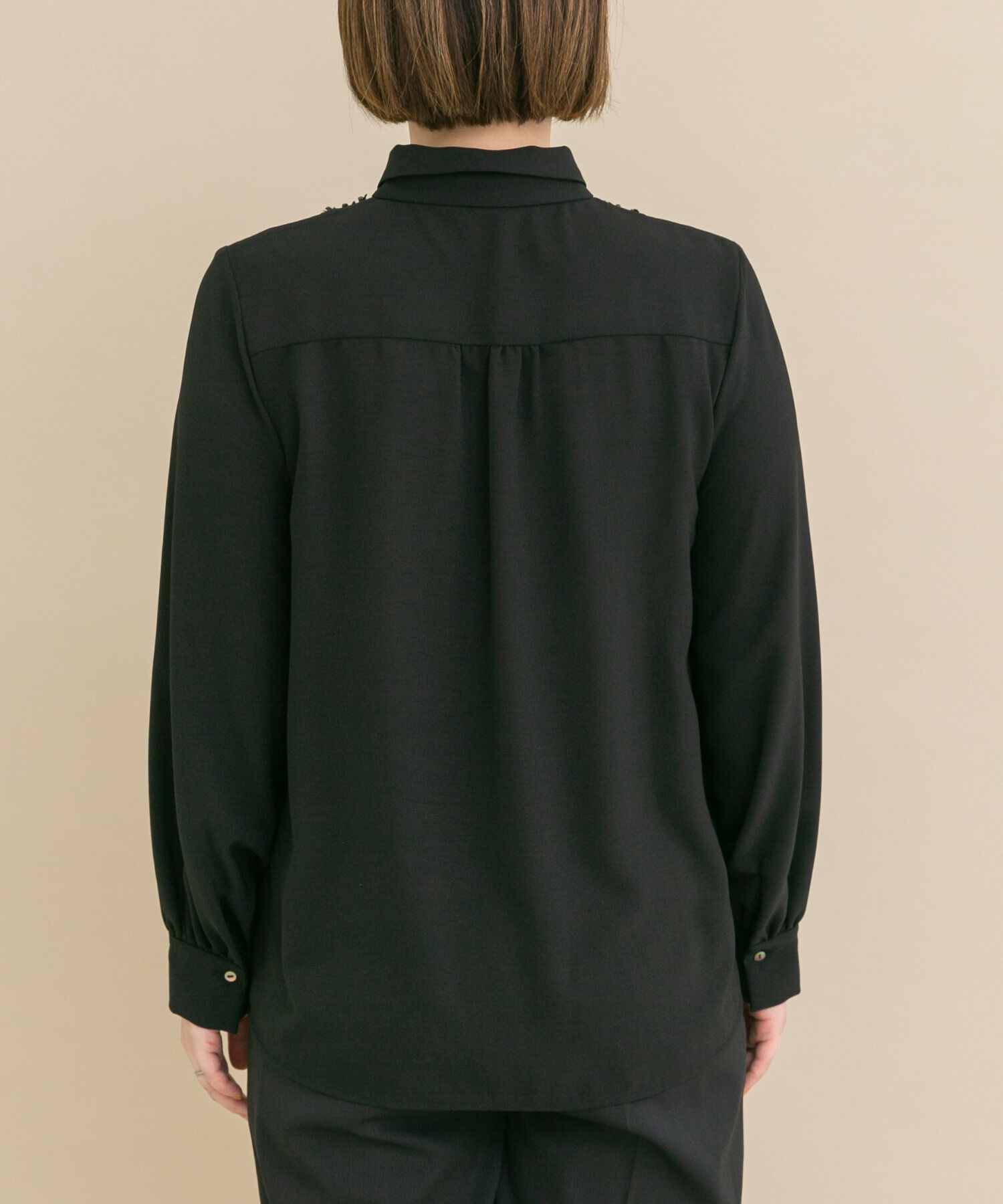 URBAN RESEARCH ROSSO「『WEB/一部店舗限定』フロントレース切替ブラウス」|シャツ・ブラウス|