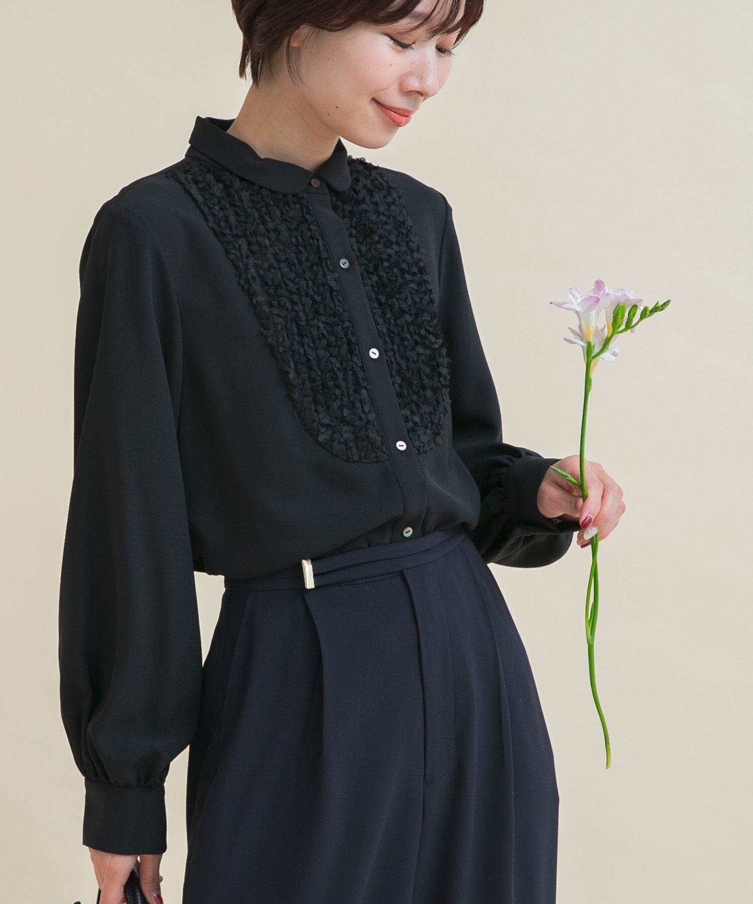 URBAN RESEARCH ROSSO「『WEB/一部店舗限定』フロントレース切替ブラウス」|シャツ・ブラウス|