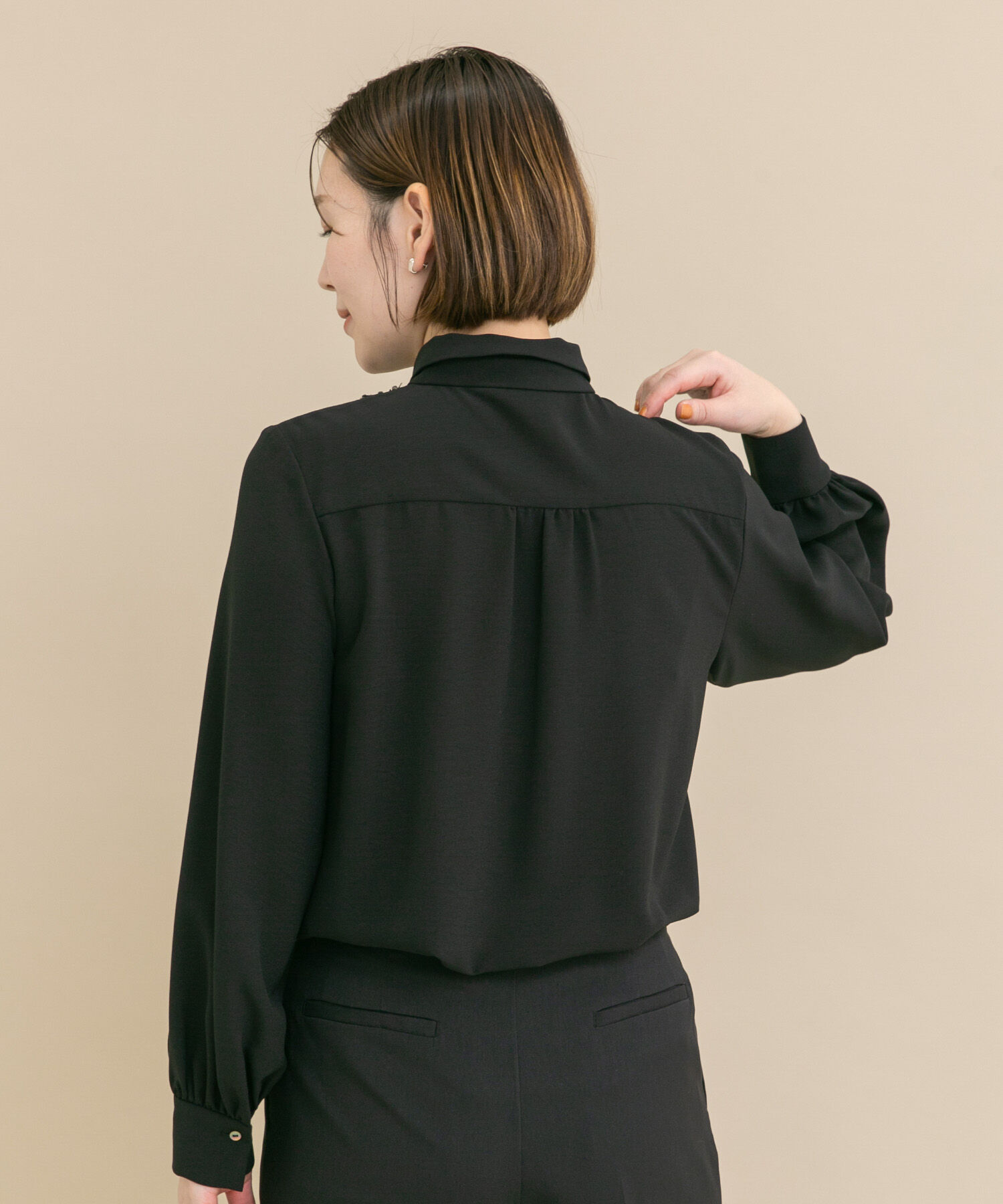 URBAN RESEARCH ROSSO「『WEB/一部店舗限定』フロントレース切替ブラウス」|シャツ・ブラウス|