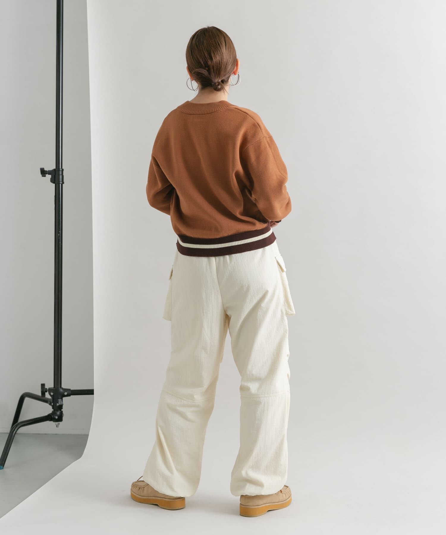  「『2サイズ展開』リバーシブルVネックニット」|ニット・セーター|