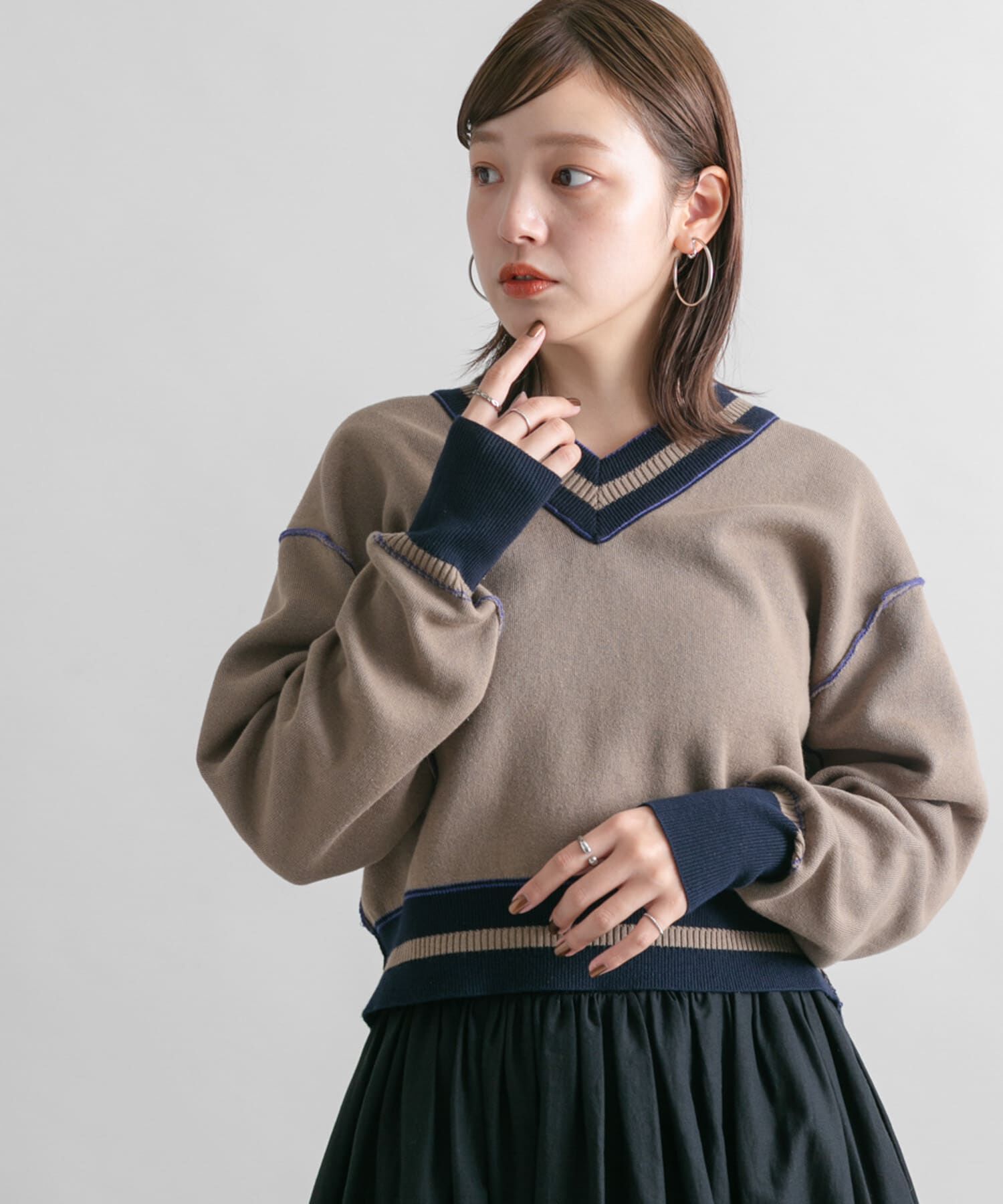  「『2サイズ展開』リバーシブルVネックニット」|ニット・セーター|