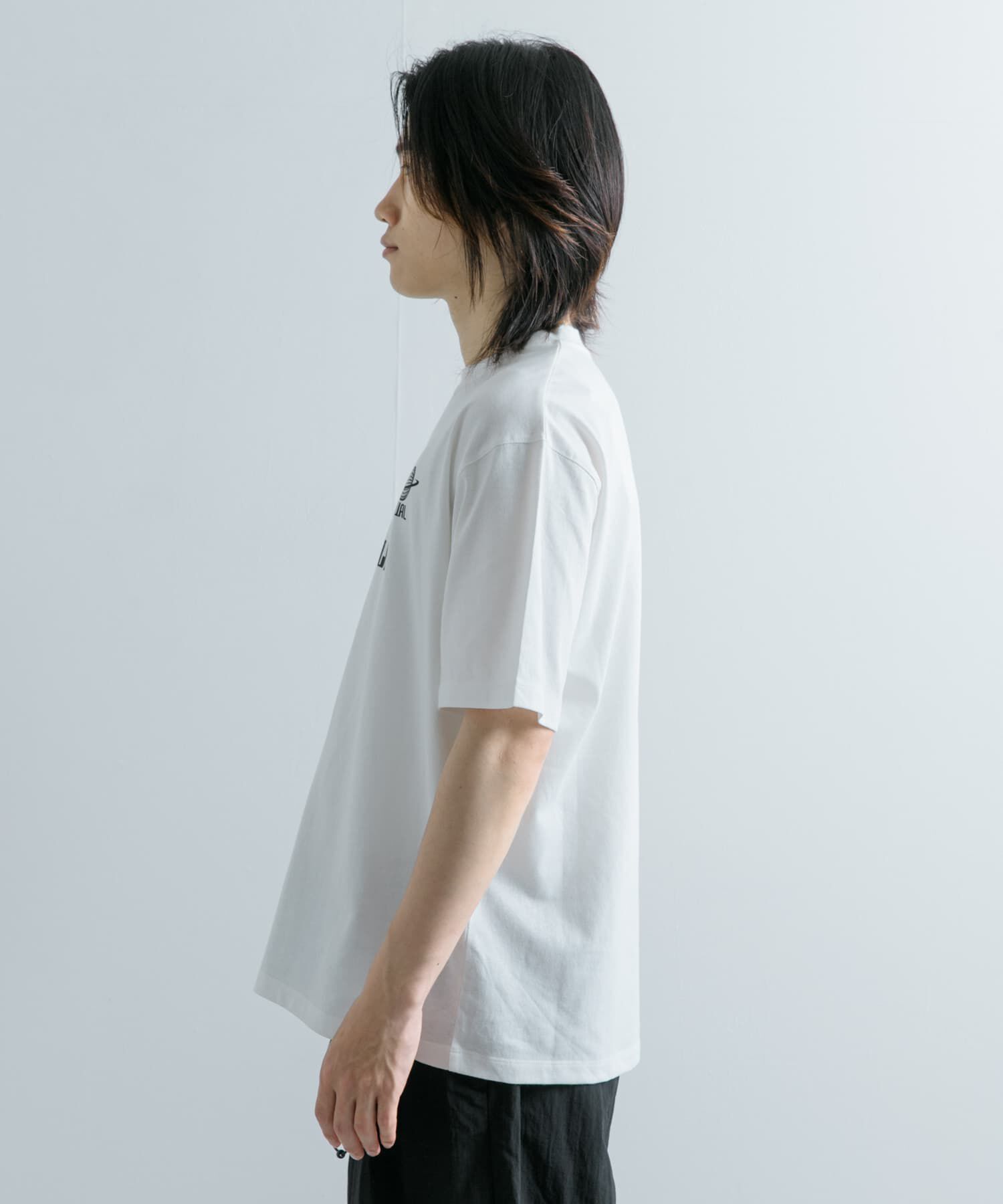 SENSE OF PLACE by URBAN RESEARCH「サッカーゲームグラフィックTシャツ(5分袖)」|Tシャツ・カットソー|
