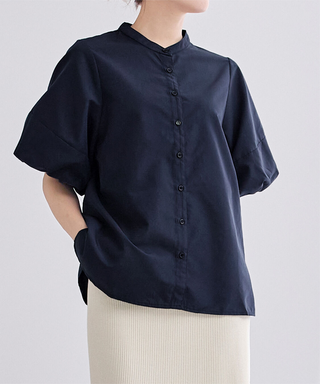 ur's「釦配色バルーンスリーブブラウス」|シャツ・ブラウス|ダークネイビー
