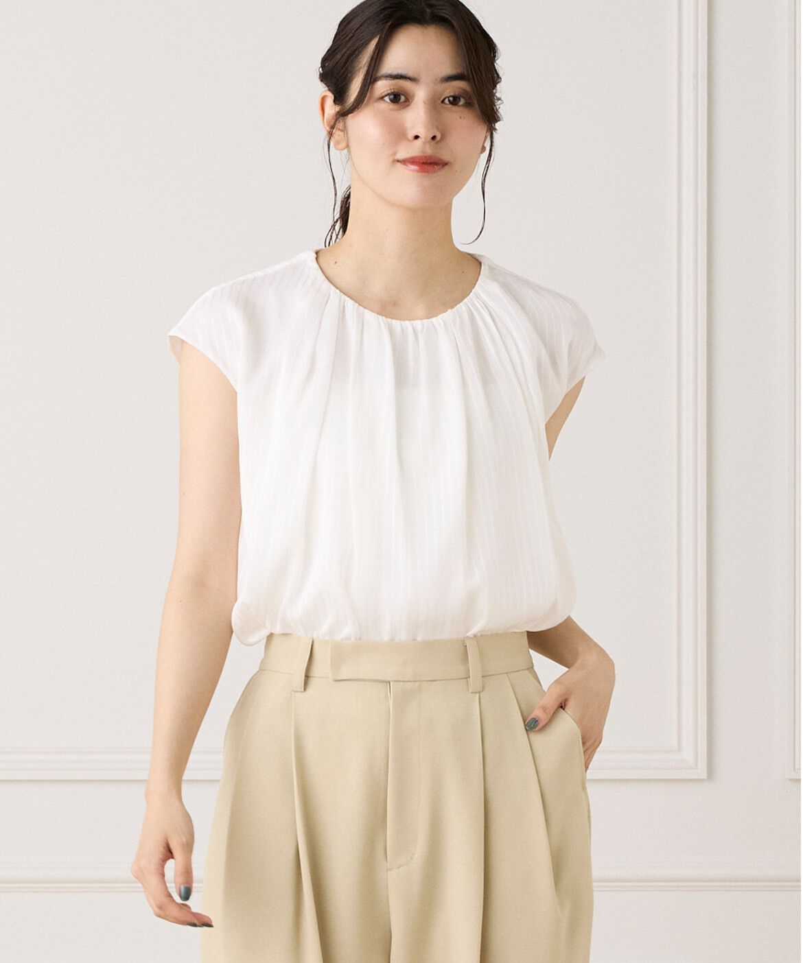 INED「《大きいサイズ》シアーストライプブラウス」|シャツ・ブラウス|オフホワイト1