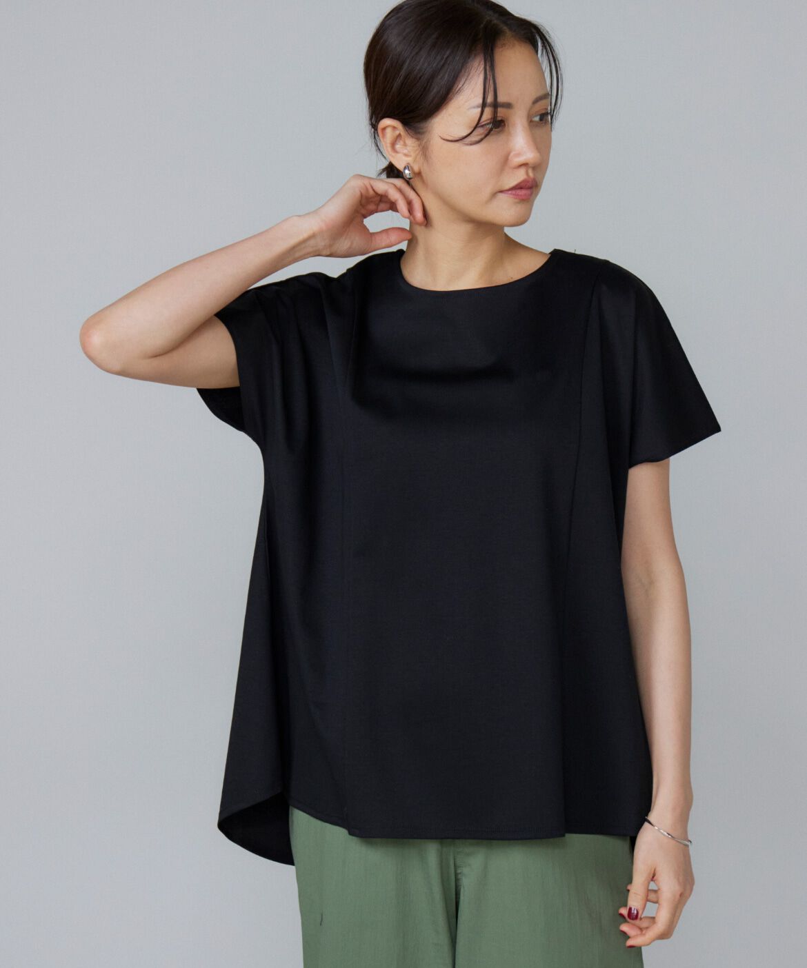 7-IDconcept.「《大きいサイズ》サイドフレアーカットプルオーバー」|Tシャツ・カットソー|ブラック