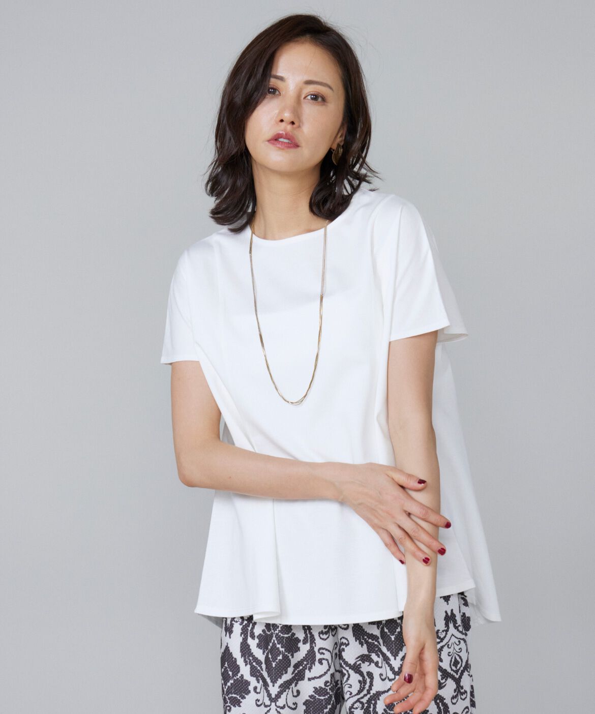 7-IDconcept.「《大きいサイズ》サイドフレアーカットプルオーバー」|Tシャツ・カットソー|オフホワイト1