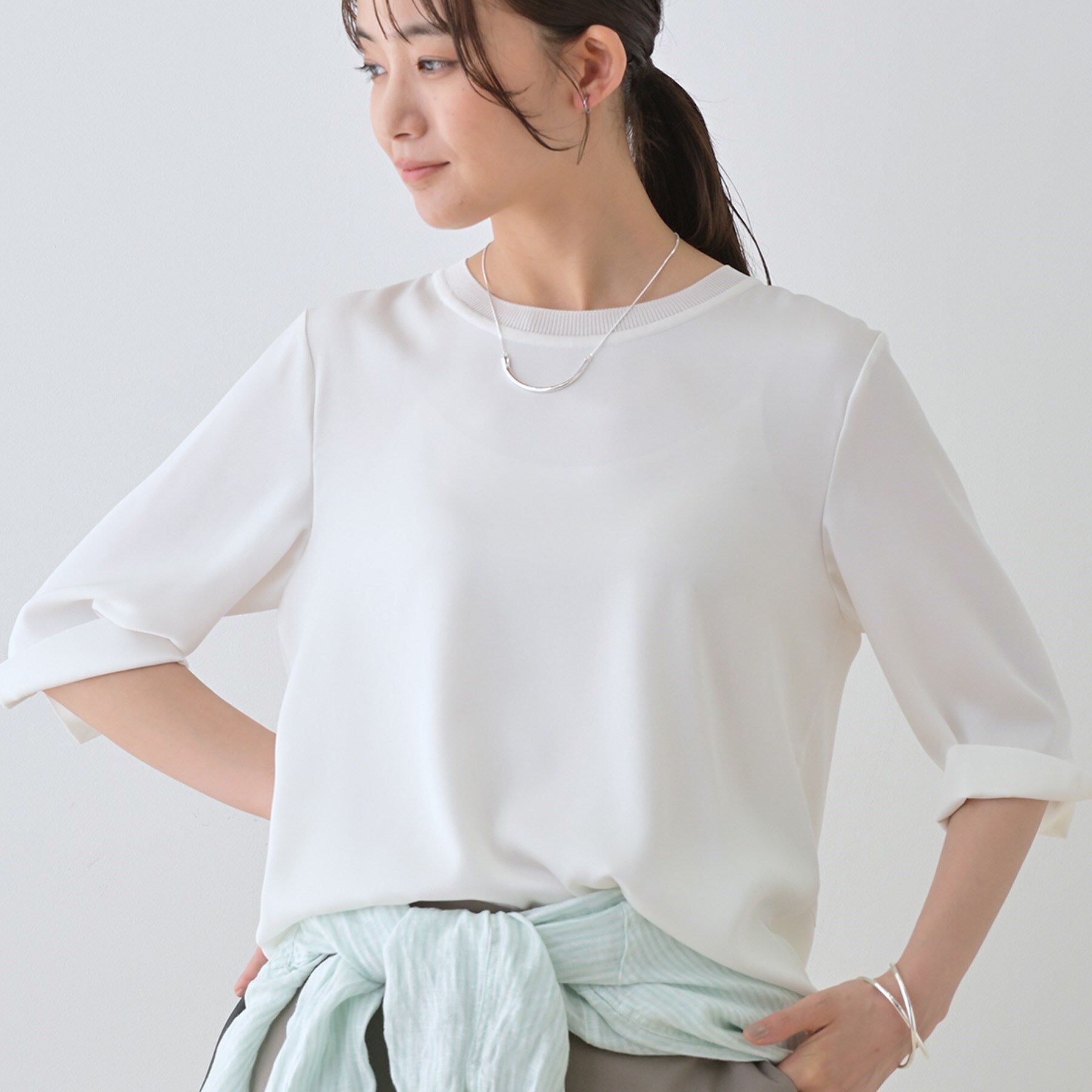 INDIVI「【洗える／5分袖】シルク風素材オフィスブラウス」|シャツ・ブラウス|ホワイト(001)