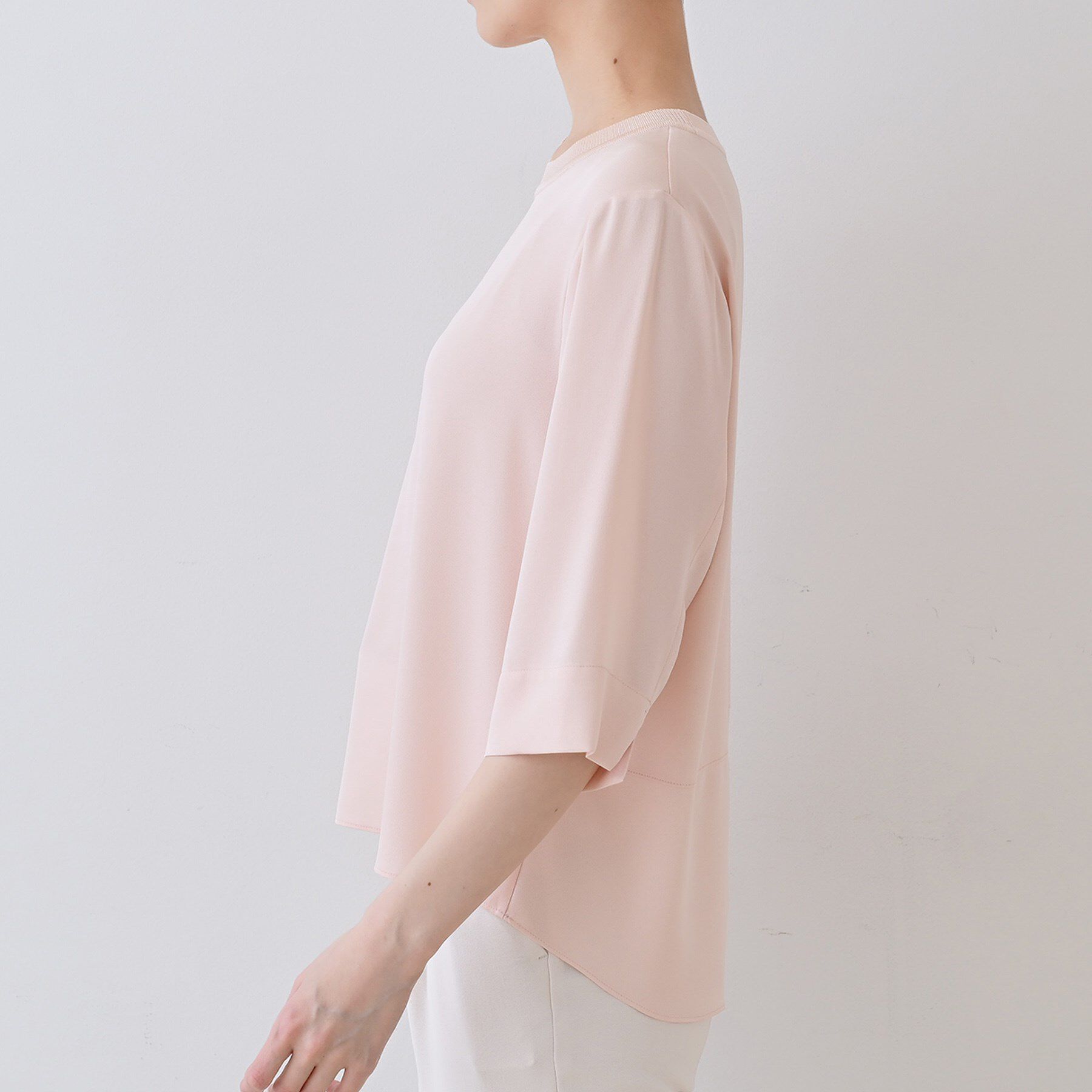 INDIVI「【洗える／5分袖】シルク風素材オフィスブラウス」|シャツ・ブラウス|