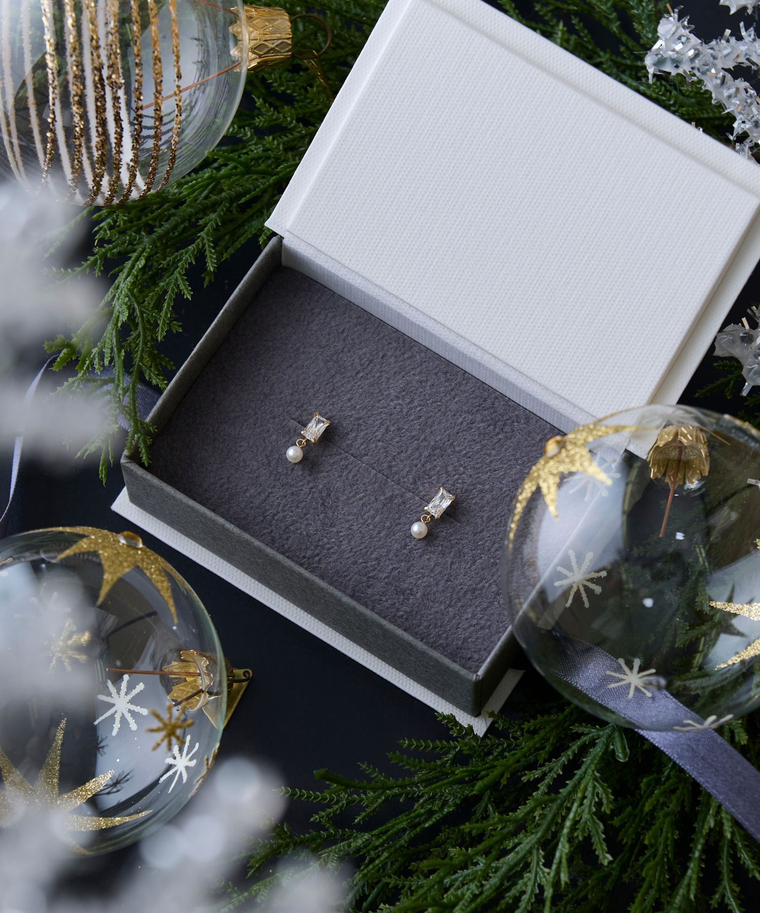 Phoebe「【K10】リフレクトビジューパールピアス/BOX付き」|ピアス|ゴールド