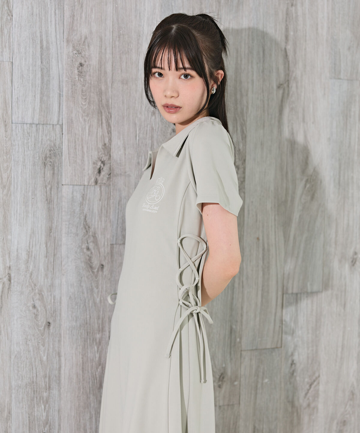 REDYAZEL「エンブレムサイドレースアップロングワンピース」|ワンピース|
