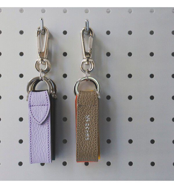 BEAMS「レザーストラップ キーホルダー」|キーケース|BEIGE