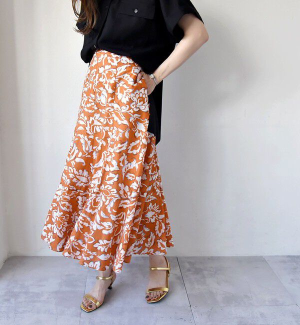 quaranciel「quaranciel:〈洗濯機可能〉リーフプリント セミフレア ロング スカート」|スカート|