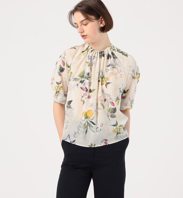 TOMORROWLAND collection「パピヨンフラワープリント パフスリーブブラウス」|シャツ・ブラウス|