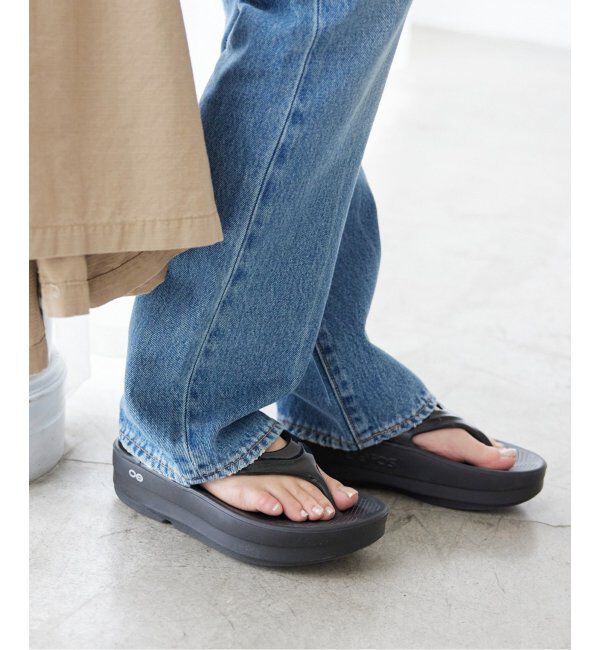 SLOBE IENA「《追加》OOFOS/ウーフォス Oomega OOMEGA」|サンダル|ブラック