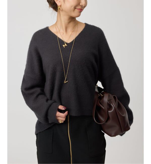 VERMEIL par iena「Room no.8 ルームエイト Raccoon Slit Neck トップス R8KN-28 4」|ニット・セーター|グレー