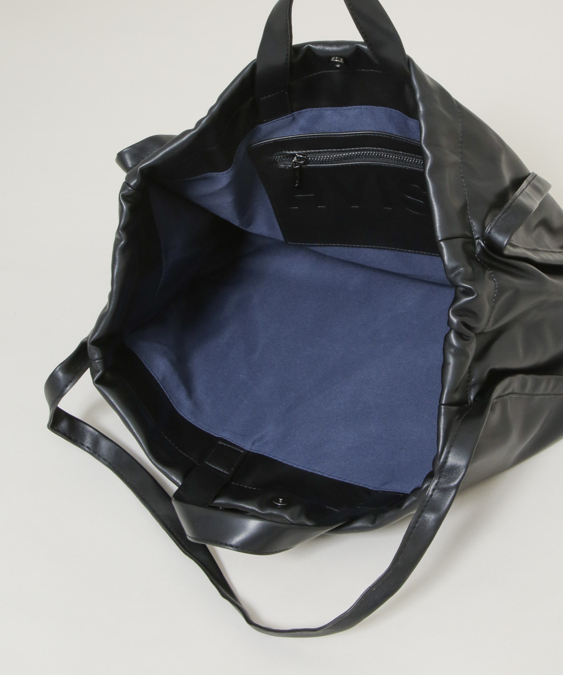 nano･universe「HVISK/Sage Medium Black」|ショルダー・メッセンジャー|