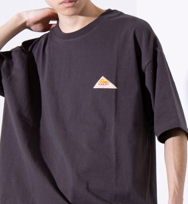 GLOSTER「【KELTY&times;GLOSTER】別注  ケルティワンポイントワッペン バックプリントTシャツ」|Tシャツ・カットソー|