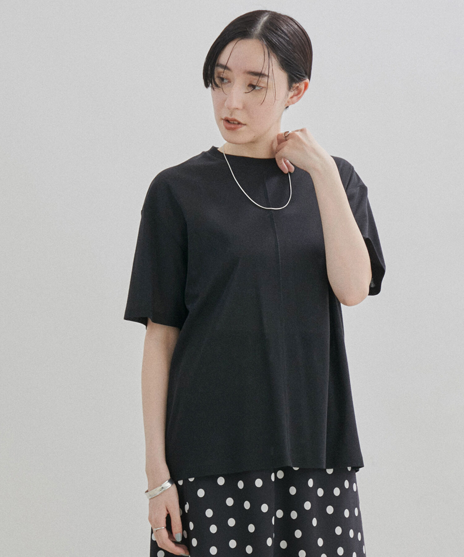 SALON adam et rope'「【WEB限定】【接触冷感・吸水速乾】バックスリットシアーTシャツ」|Tシャツ・カットソー|