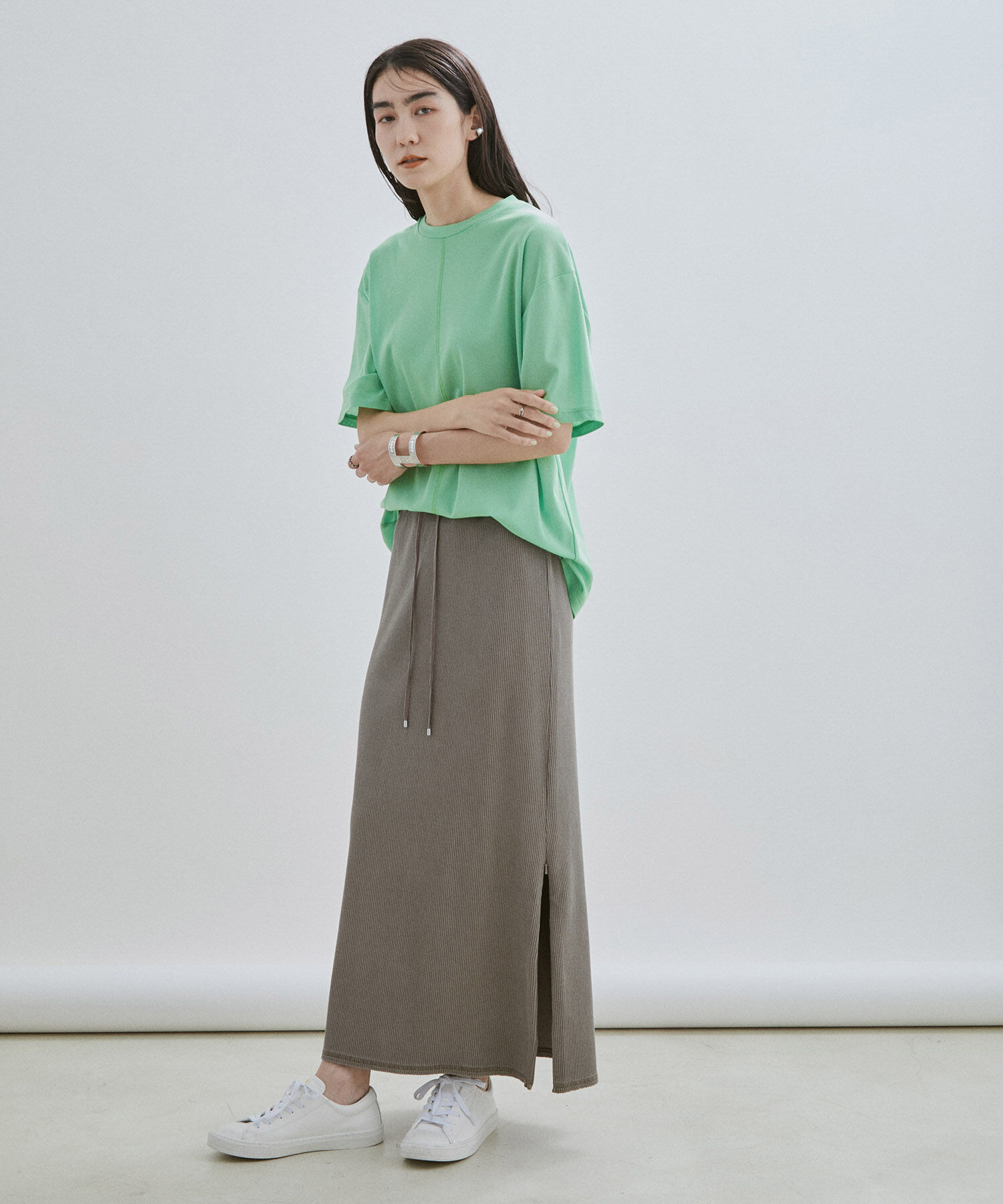 SALON adam et rope'「【WEB限定】【接触冷感・吸水速乾】バックスリットシアーTシャツ」|Tシャツ・カットソー|