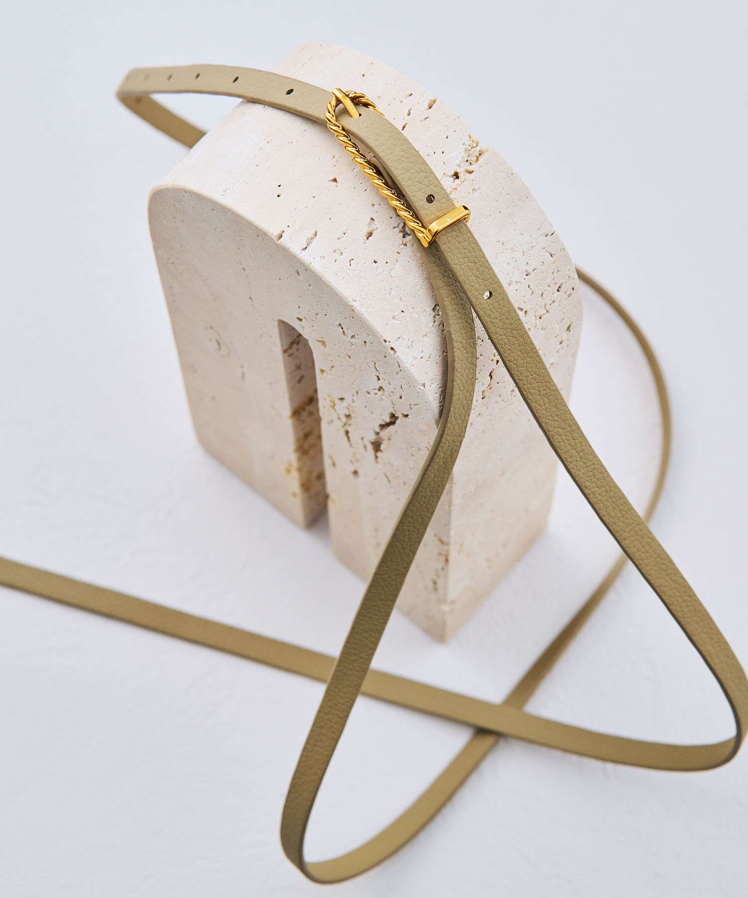 ROPE'「ツイストバックル ロング細ベルト【メディア掲載】」|ベルト|