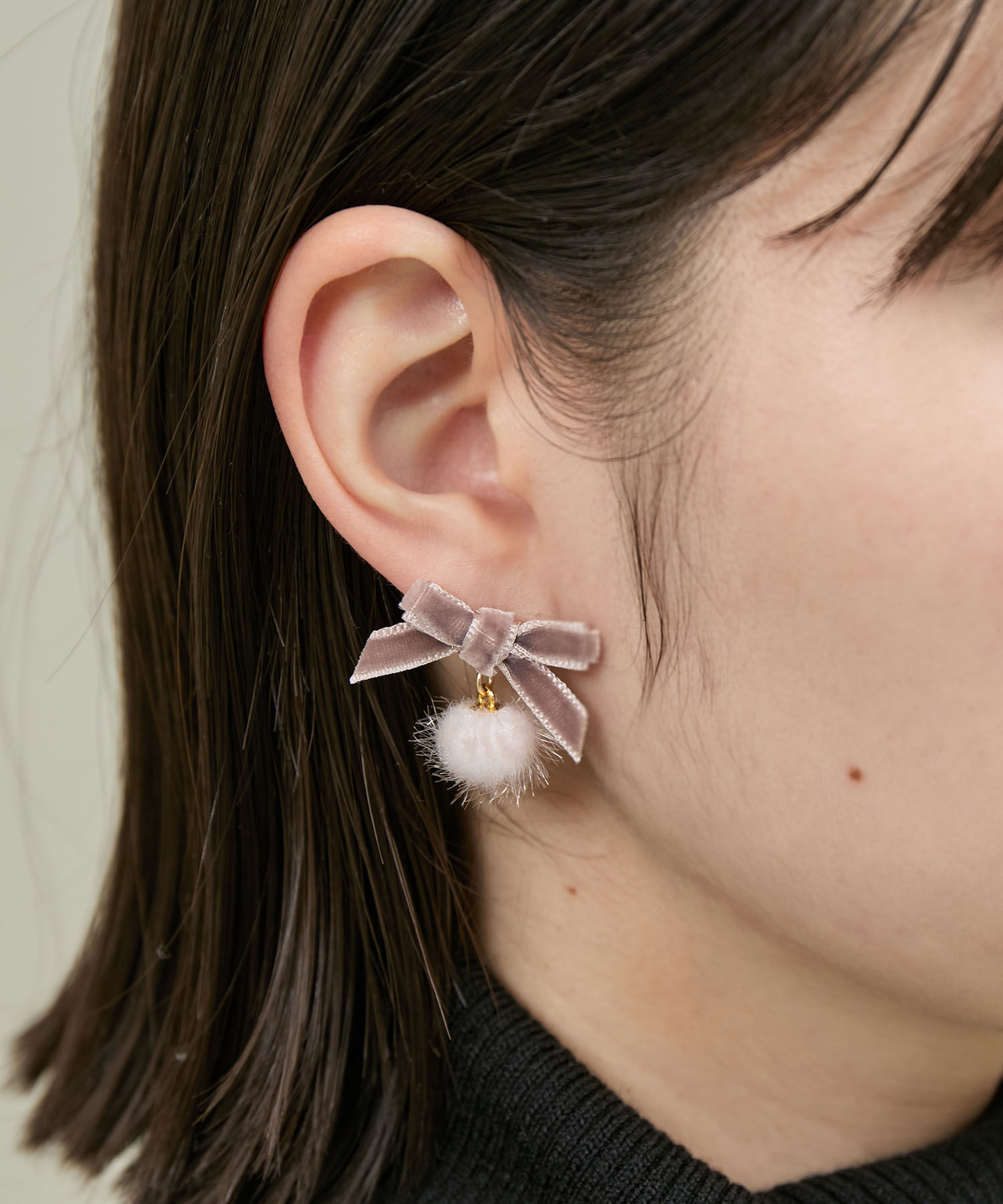 ROPE PICNIC PASSAGE「ベルベットリボン&times;シャギーボールプチピアス」|ピアス|