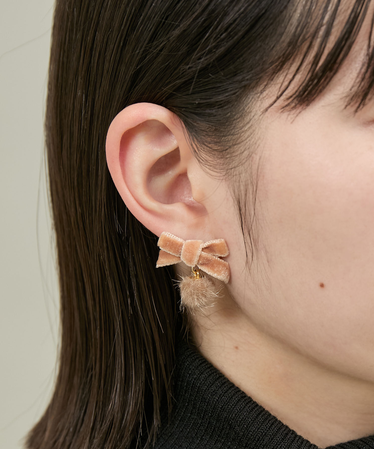 ROPE PICNIC PASSAGE「ベルベットリボン&times;シャギーボールプチピアス」|ピアス|