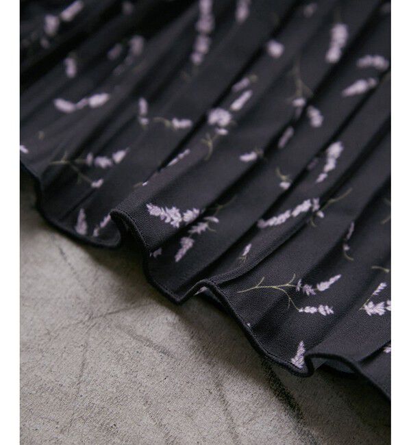 Rope&rsquo;Picnic「ガーデンフラワープリーツパンツ/リンクコーデ」|チノ|